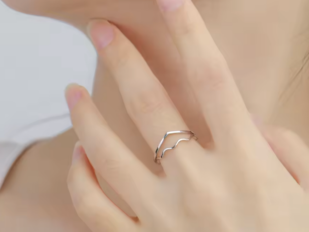 Minimalist Wave Ring for Women