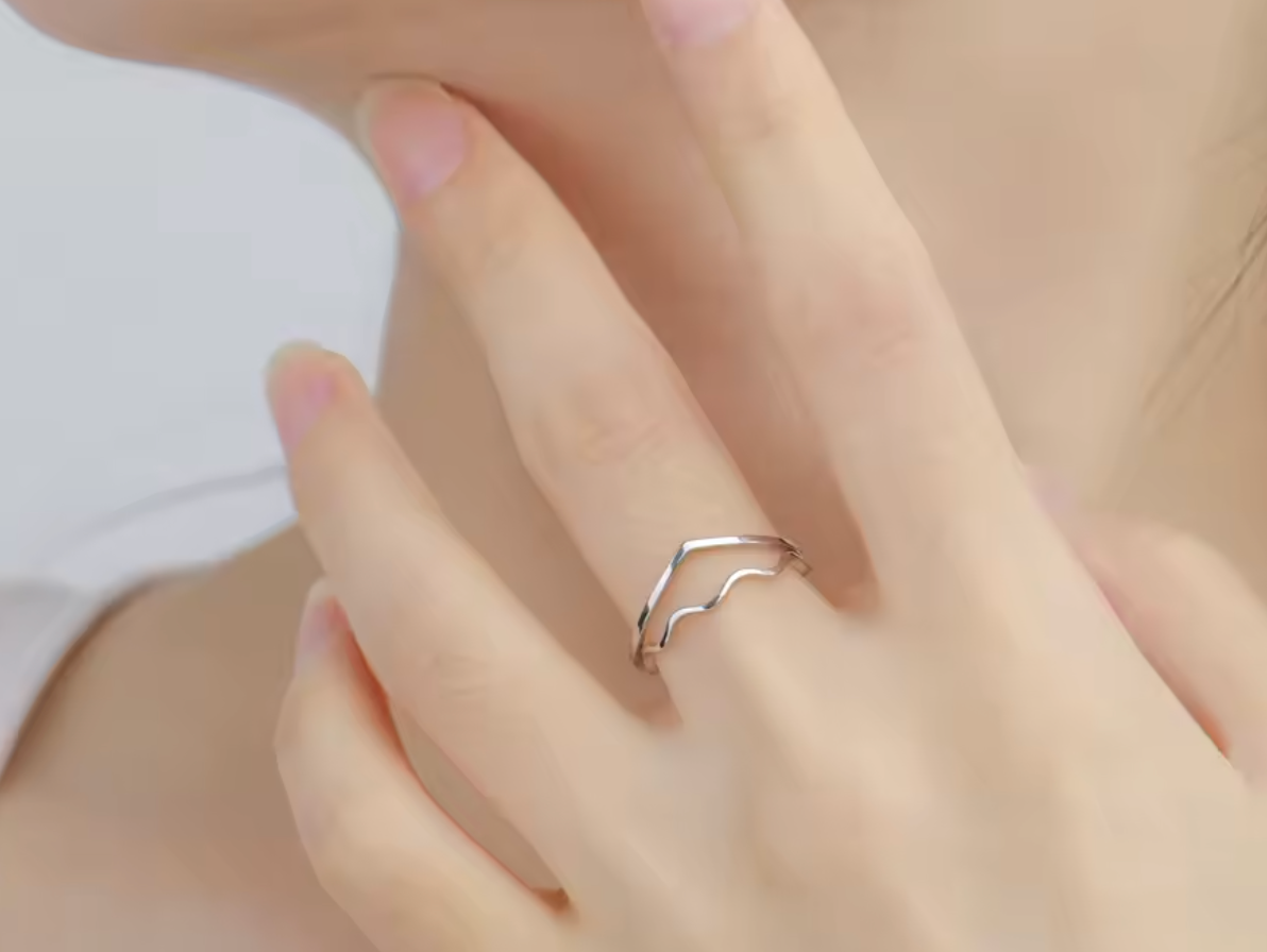 Minimalist Wave Ring for Women