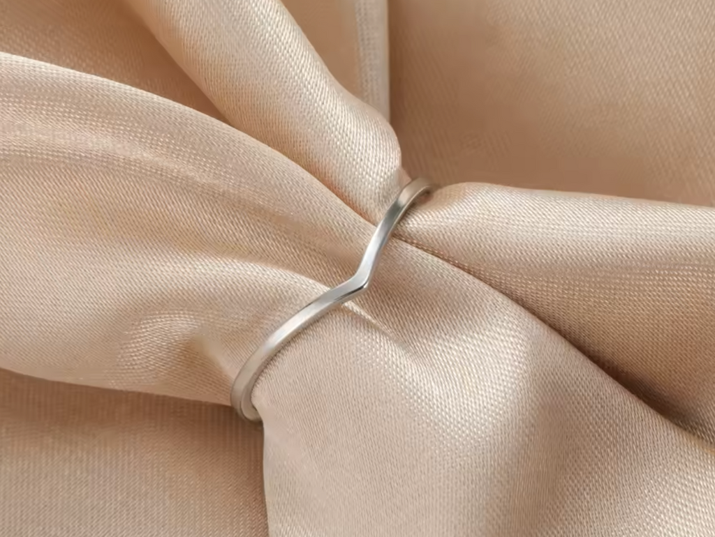 Minimalist Wave Ring for Women