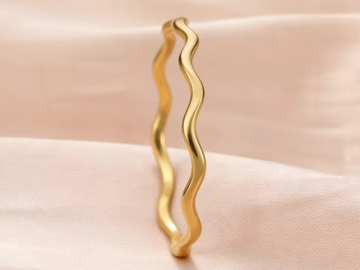Minimalist Wave Ring for Women